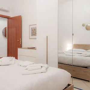 ampio-appartamento-comodo-per-5.italymilanhotels.net/