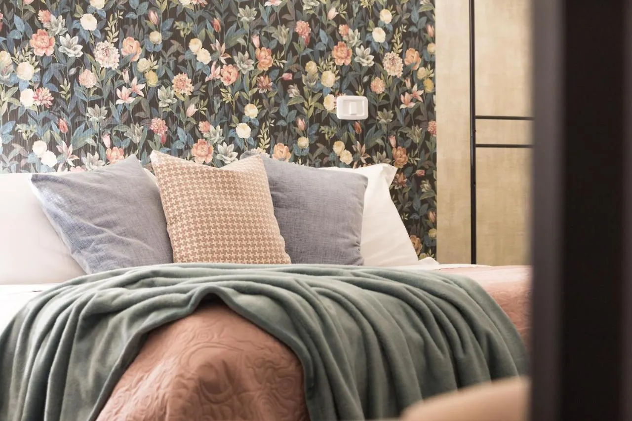 Apartment Appartamento Flora Metro Vittorio Rome Italy