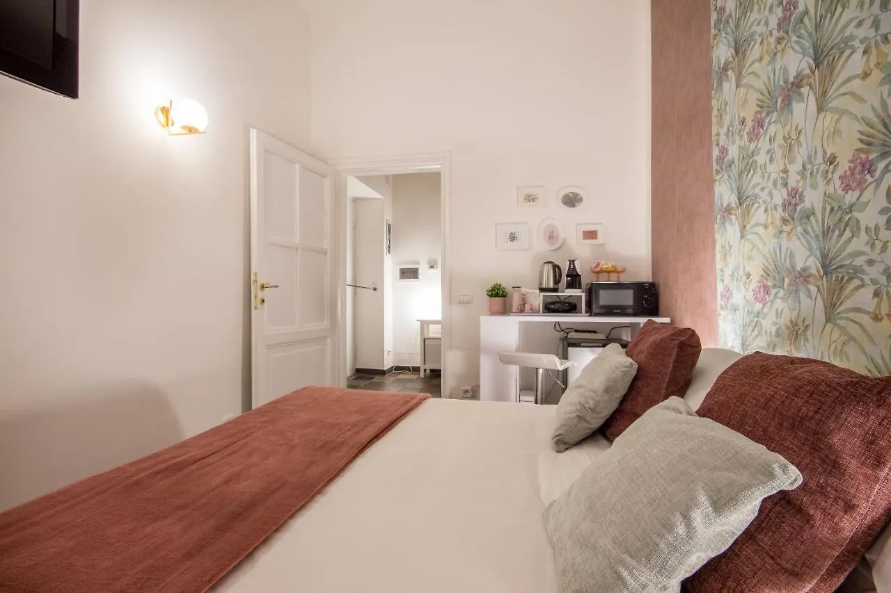 Appartamento Flora Metro Vittorio Rome Apartment